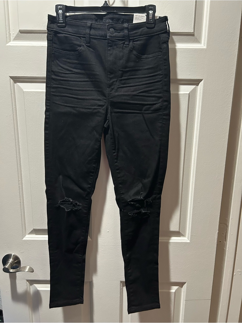 NWT American Eagle Stretch Super High-Rise Jegging Black Distressed Jean Size 8